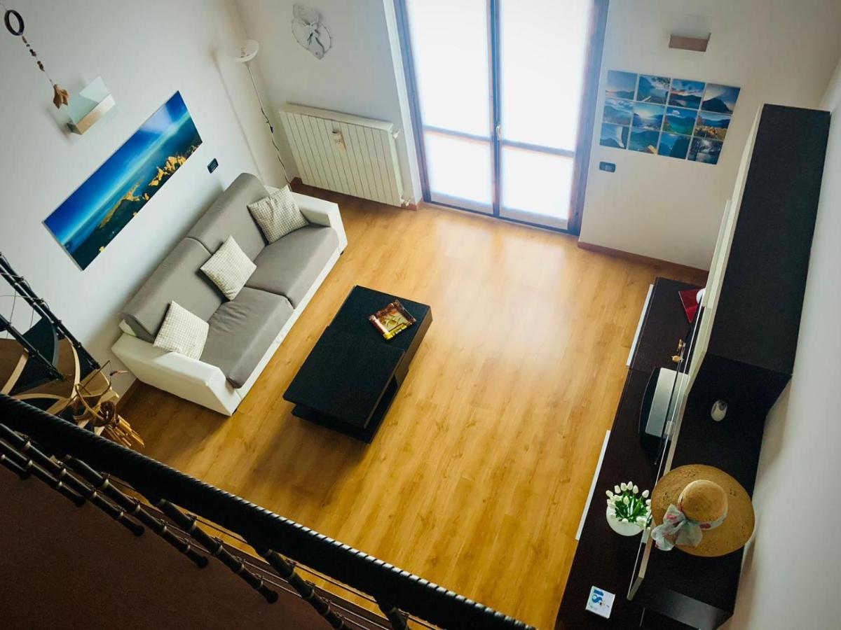 Iseolakerental - La Rocca Castro  Экстерьер фото